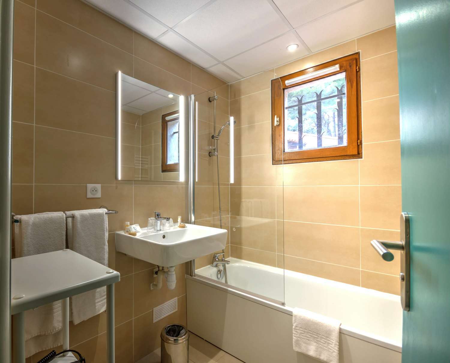 Best Western Domaine De Roquerousse Salon-de-Provence Kültér fotó